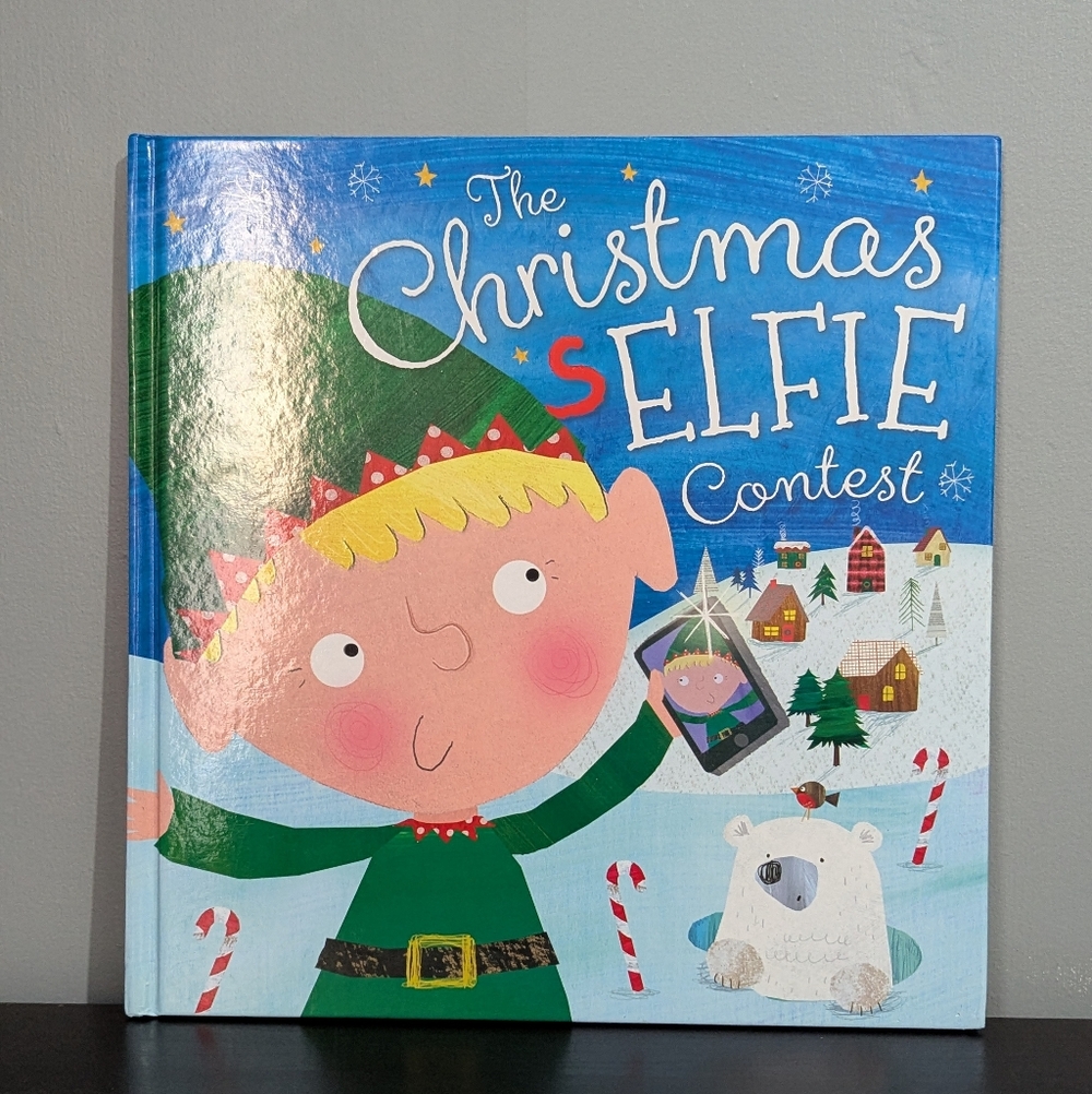 4/$10 📚 The Christmas Selfie‎ Contest Book